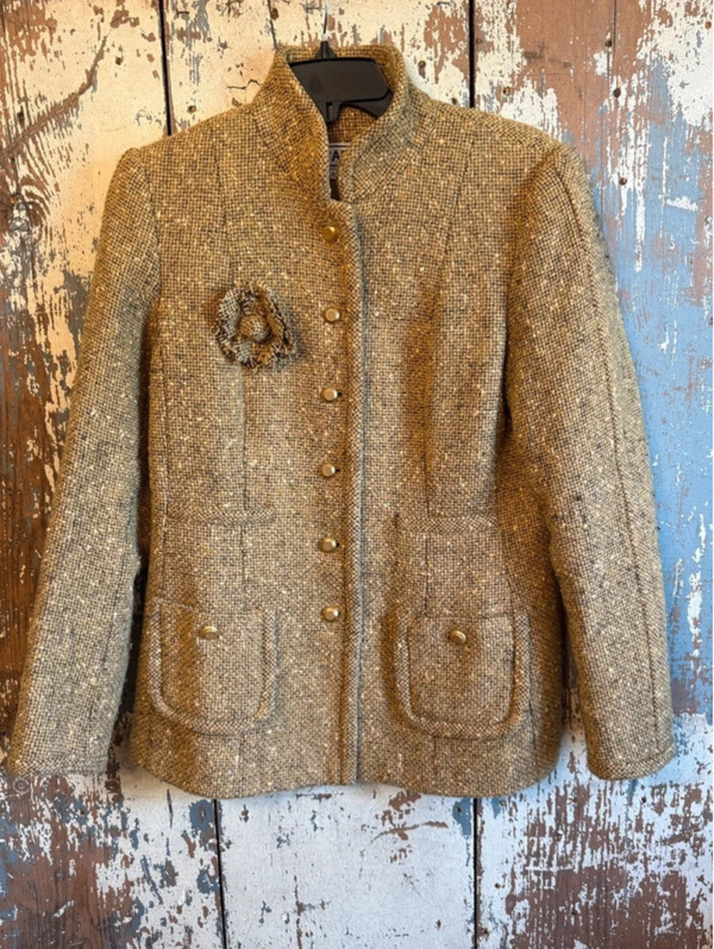 Vintage Carlisle 96% Wool Olive Tweed Blazer Gold Buttons Floral Pin Preppy